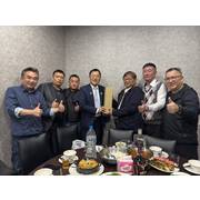 114年2月13日,熱烈歡迎日本華商總會林理事長冠銘，及華僑商會日本準總會長やべさん彭云孝會長、伊蕂様、幸田先生、大西藍子女士共8人遠道來訪，全聯會王瑞祺理事長、黃俞蓁秘書長親臨出席並代表台日友好致贈伴手禮，本會與會人員有李天保理事長、宋文欽輔導理事長、張嘉綸榮譽理事長三人共同贊助宴請，就本巿不動產與日方達成更進一步的交流及合作。也祝福日本華商總會在台期間收獲滿滿、行程順利。