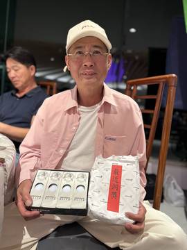 1379905_f515971ed827b2a331ed82c48f9dd07f