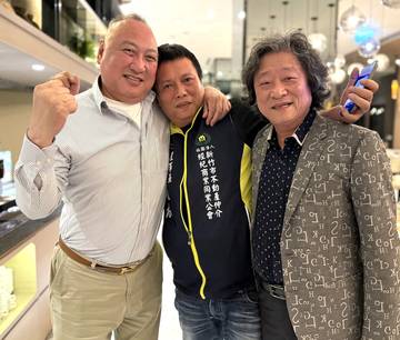 1380184_711e14ad8c5ef40260371c46722a6713