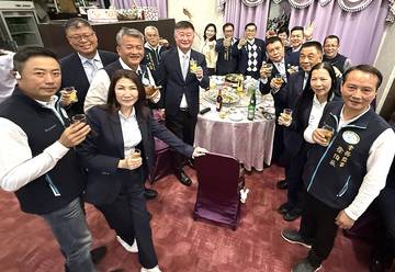 1380854_39a8acfd188064b6eef99d888e4f8e67