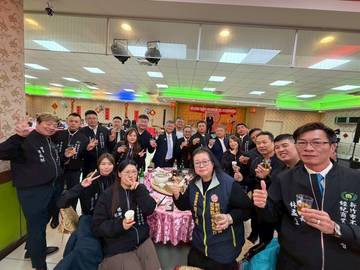 1380863_b08f8a31c31c1dc38840162b6d65af8d