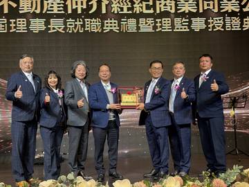 1381026_6f8ea74418ac64ad28b5c34bac5e610f