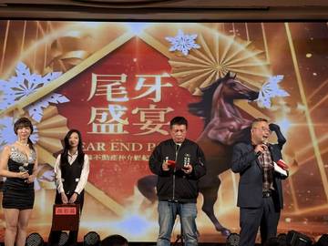 1381101_a6eef533d497442bcada81765d954f14