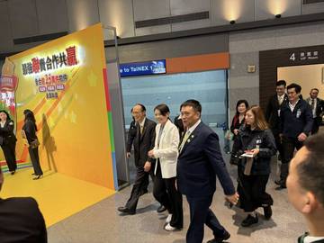 1381198_c8f4ea06704d2c0dc5cf8af4a600f7ee