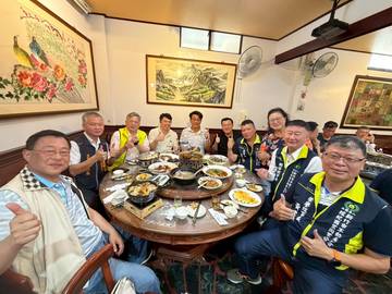 1382152_35e0f41e09872125e2134a8bd56e4475