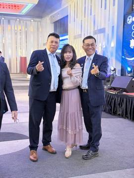 1382219_ff7ac23001e4e6991556d2ef5d167894